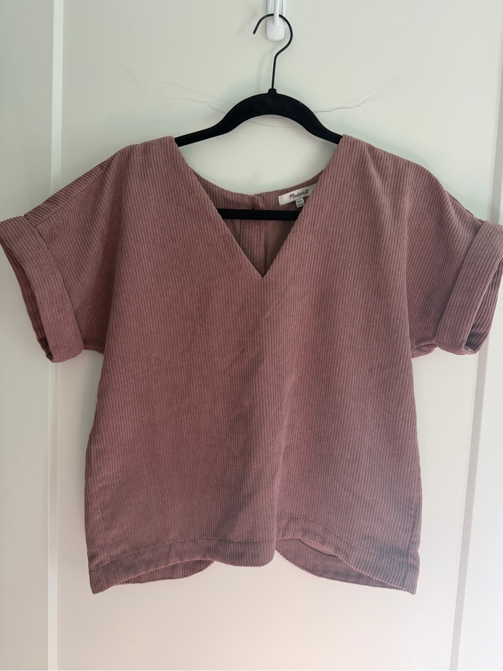 Madewell Corduroy V-Neck Short Sleeve Top in Dusty Purple
